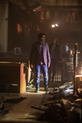 Travis Manaway (Cliff Curtis) and Madison Clark (Kim Dickens) visit the abandoned church. Photo by Justin Lubin/AMC