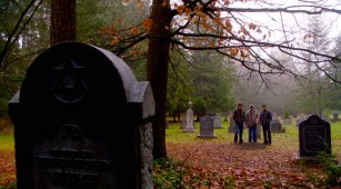sam bobby dean at rufus grave