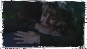 mary-hugs-dean-supernatural-first-blood